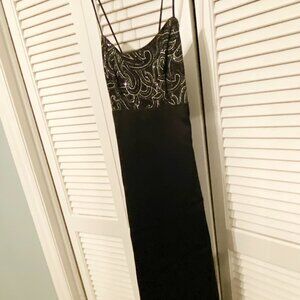 ****BEAUTIFUL LONG BLACK SATIN DRESS W/ SPARKLY SILVER SWIRLS ON TOP (USED)****
